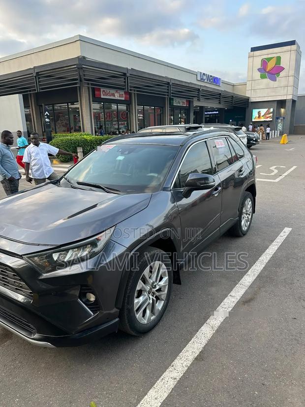 Toyota RAV4 2021