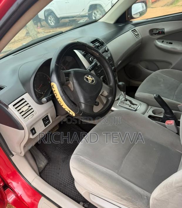 Toyota Corolla LE 4dr Sedan (1.8L 4cyl 4A) 2012 Red