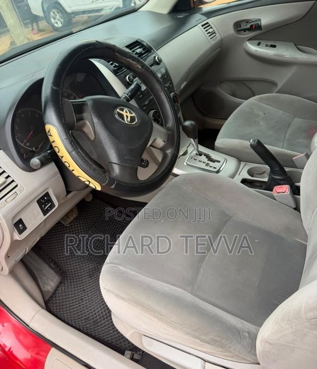 Toyota Corolla LE 4dr Sedan (1.8L 4cyl 4A) 2012 Red