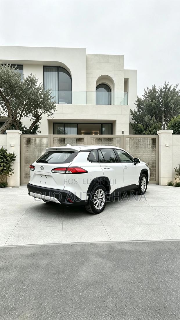 Toyota Corolla Cross 2024 White