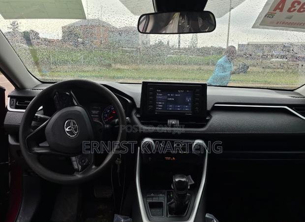 Toyota RAV4 LE 2021 Brown