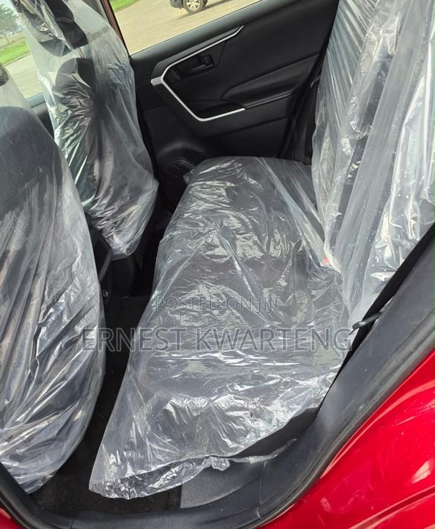 Toyota RAV4 LE 2021 Brown