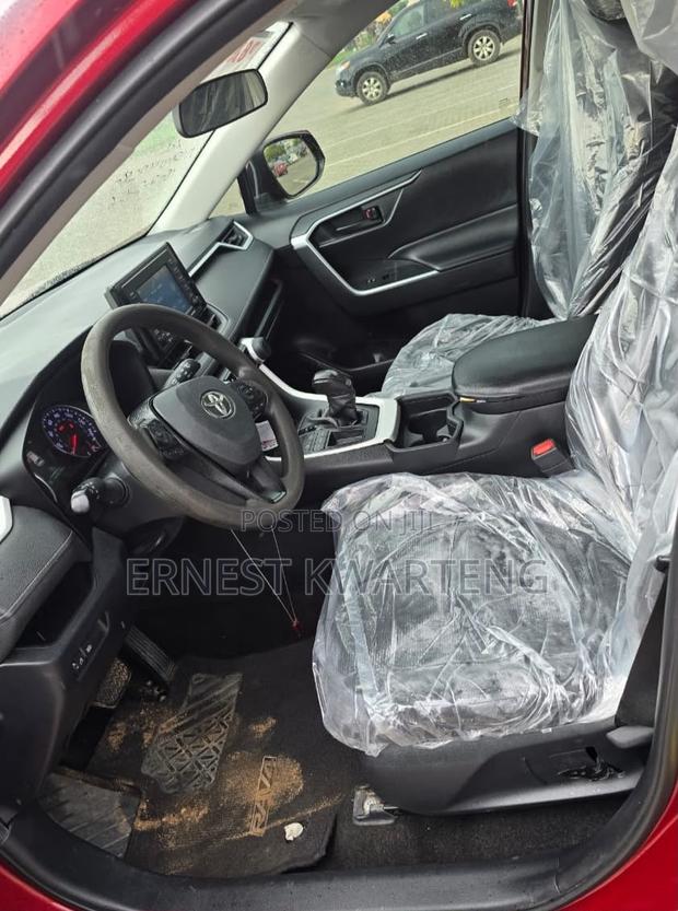 Toyota RAV4 LE 2021 Brown