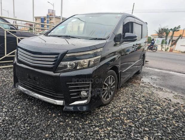 Toyota Voxy 2014 Black