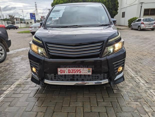 Toyota Voxy 2014 Black