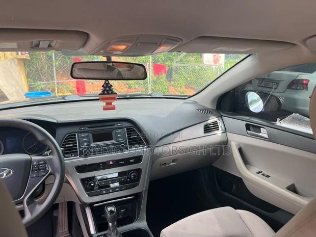 Hyundai Sonata Base Sedan FWD (2.4L 4cyl 6A) 2017 Blue