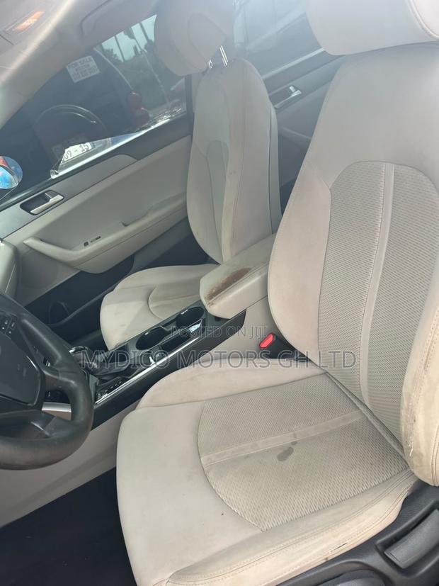 Hyundai Sonata Base Sedan FWD (2.4L 4cyl 6A) 2017 Blue