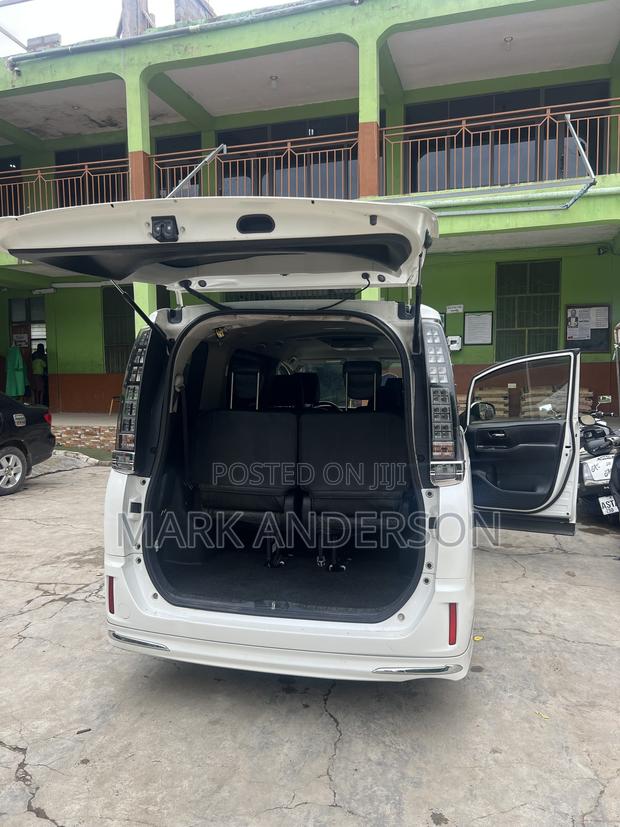 Toyota Voxy 2015 White