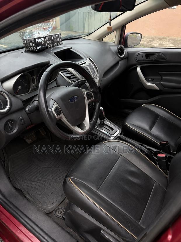 Ford Fiesta Titanium 4dr Hatchback (1.6L 4cyl 5M) 2014 Burgundy