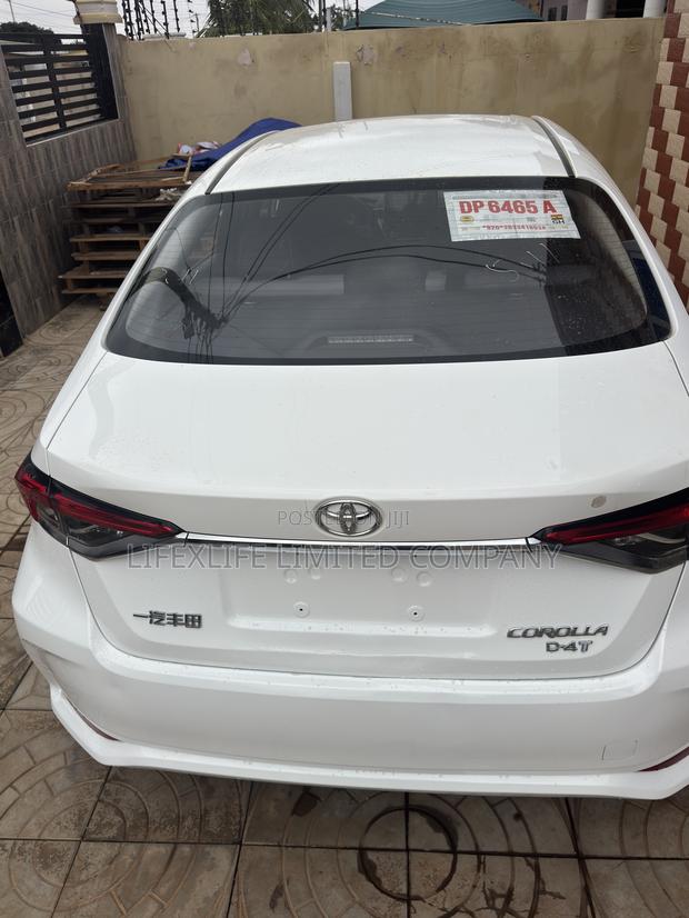 Toyota Corolla LE 2023 White