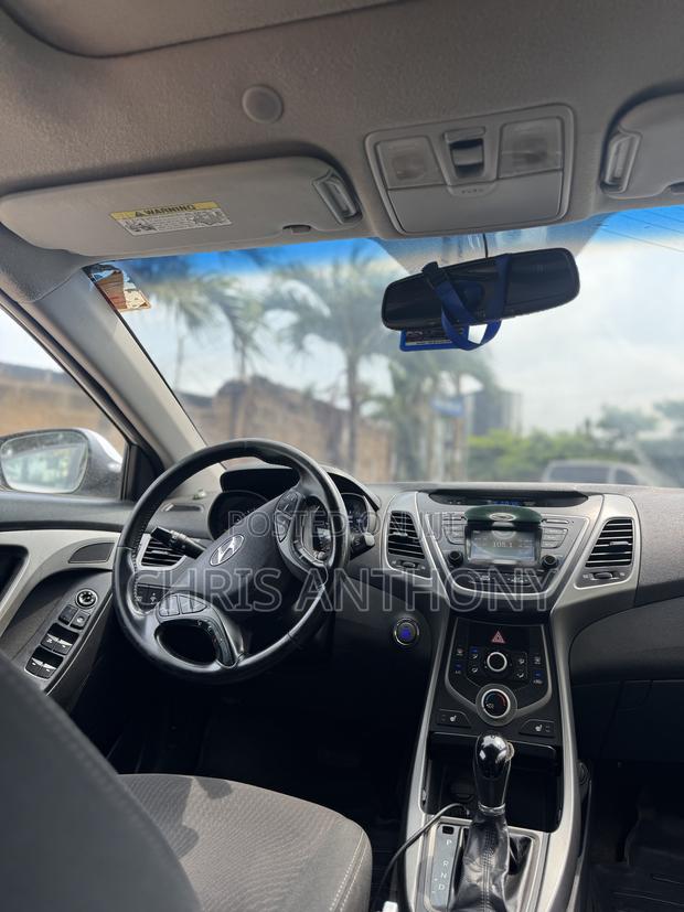 Hyundai Elantra 2016 Silver
