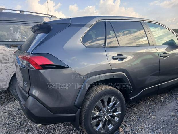 Toyota RAV4 LE 2022 Gray