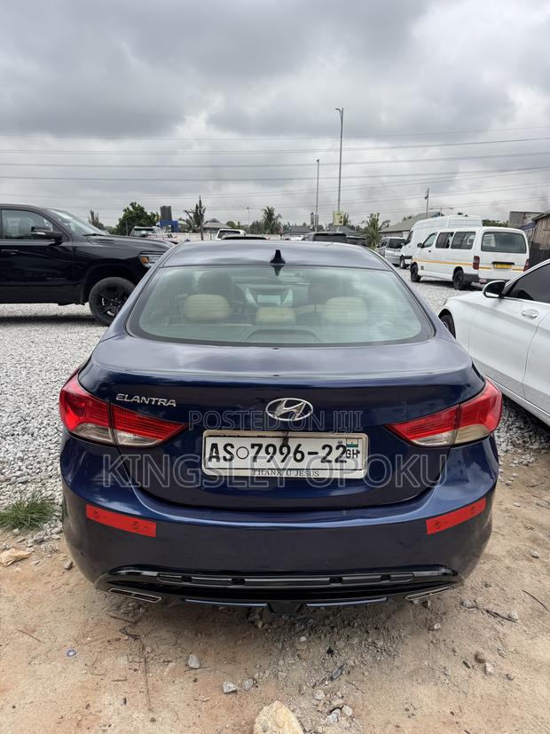 Hyundai Elantra Limited Sedan FWD (1.8L 4cyl 6A) 2013 Blue