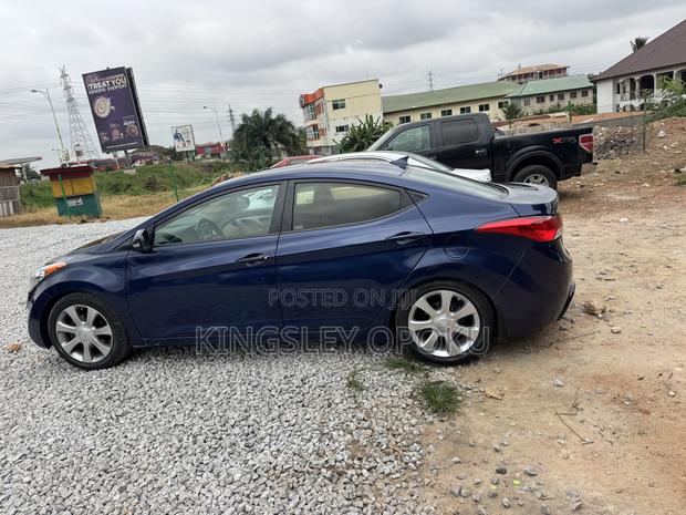 Hyundai Elantra Limited Sedan FWD (1.8L 4cyl 6A) 2013 Blue