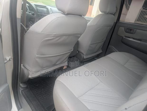Toyota Hilux 2012 Silver