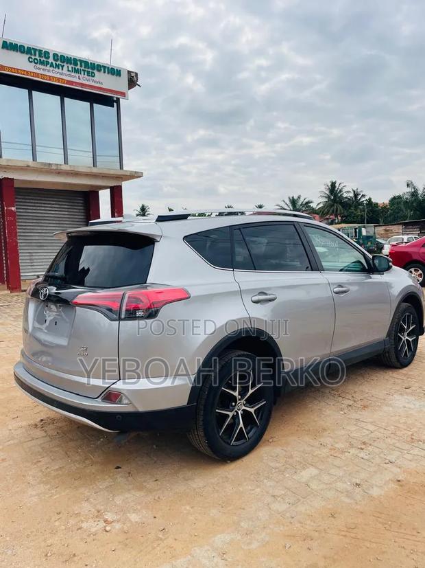 Toyota RAV4 2018 Silver