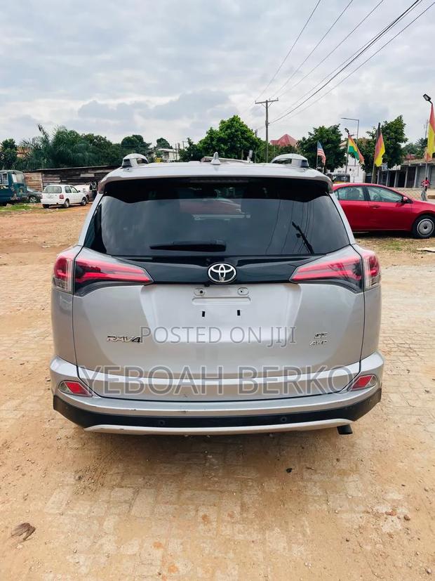 Toyota RAV4 2018 Silver