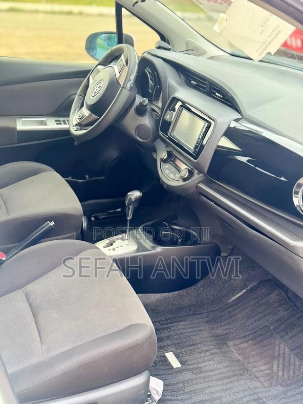 Toyota Vitz 2016 White