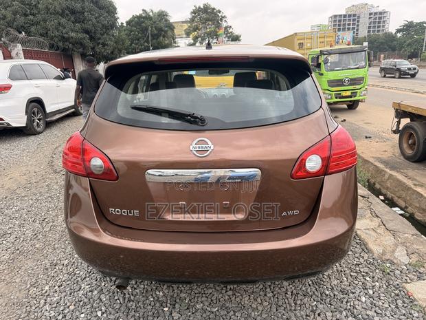 Nissan Rogue SV 2013 Brown