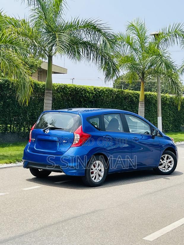 Nissan Versa 1.6 SV 2017 Blue