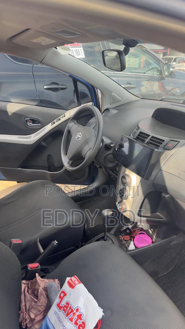 Toyota Vitz 1.0 FWD 5dr 2010 Blue
