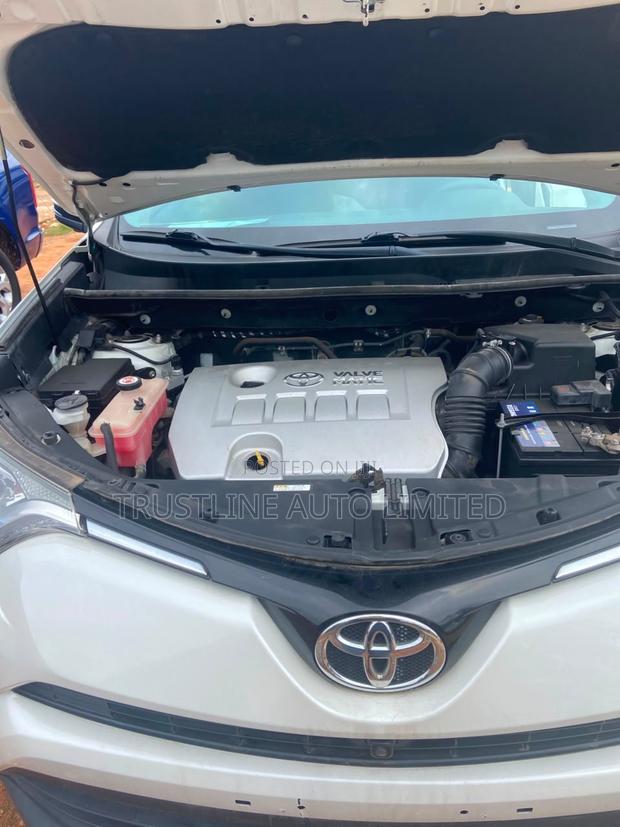 Toyota RAV4 XLE AWD 2019 Black