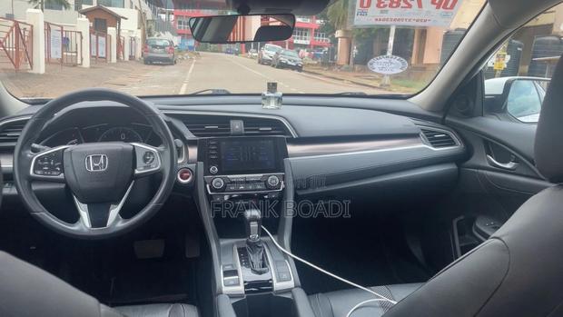 Honda Civic EX-L Sedan 2019 White