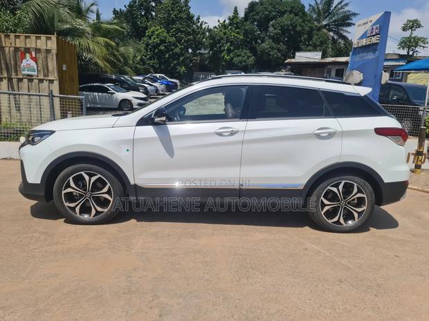 BAIC Senova X65 2.0 Petrol 2017 Red