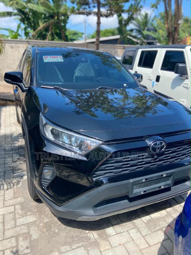 Toyota RAV4 XLE AWD 2023 Blue