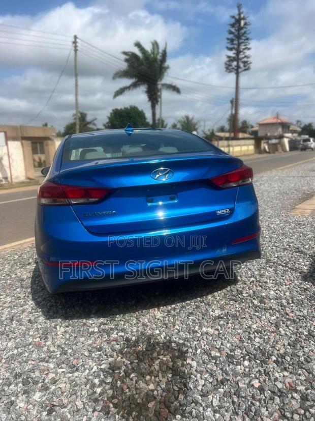 Hyundai Elantra SE Sedan FWD (2.0L 4cyl 6M) 2017 Blue