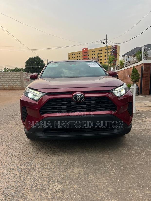 Toyota RAV4 2022 Red
