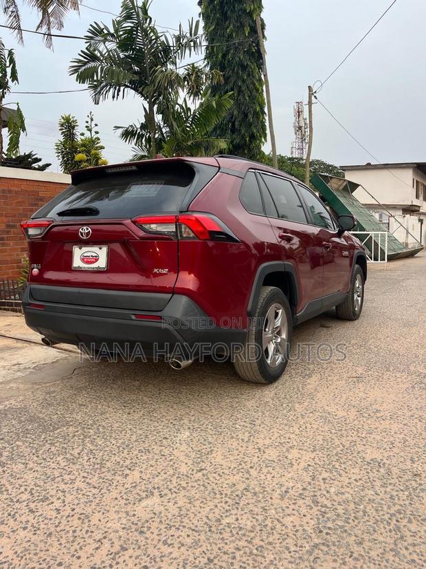 Toyota RAV4 2022 Red