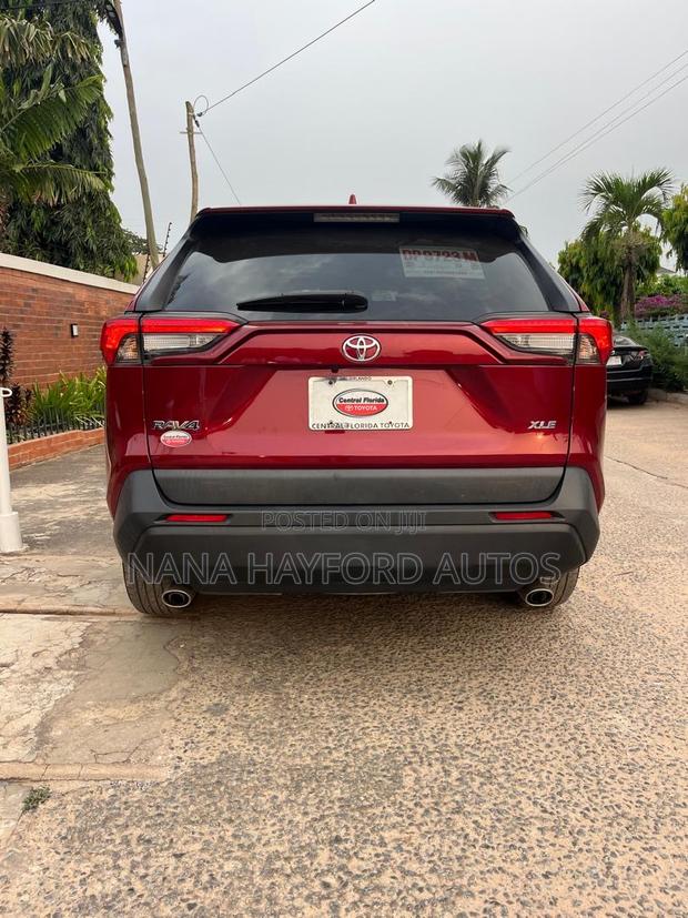 Toyota RAV4 2022 Red