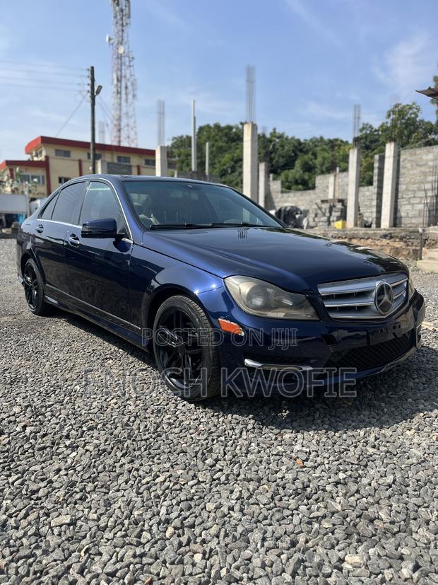 Mercedes-Benz C250 2013 Blue