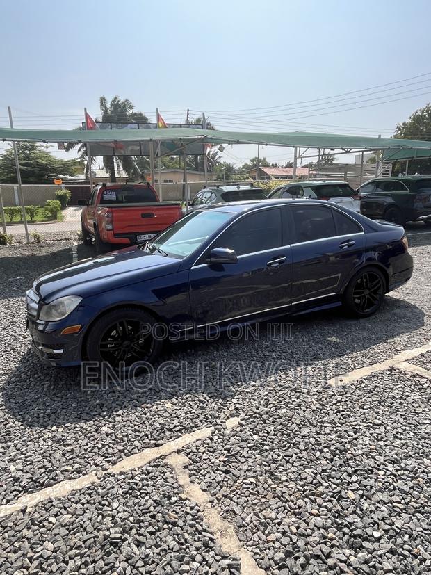Mercedes-Benz C250 2013 Blue