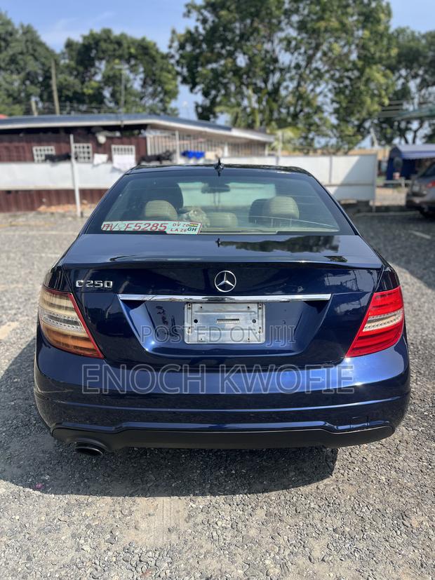 Mercedes-Benz C250 2013 Blue