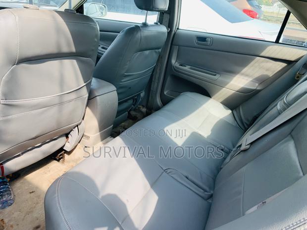 Toyota Camry LE 4dr Sedan (2.4L 4cyl 5A) 2005 Silver