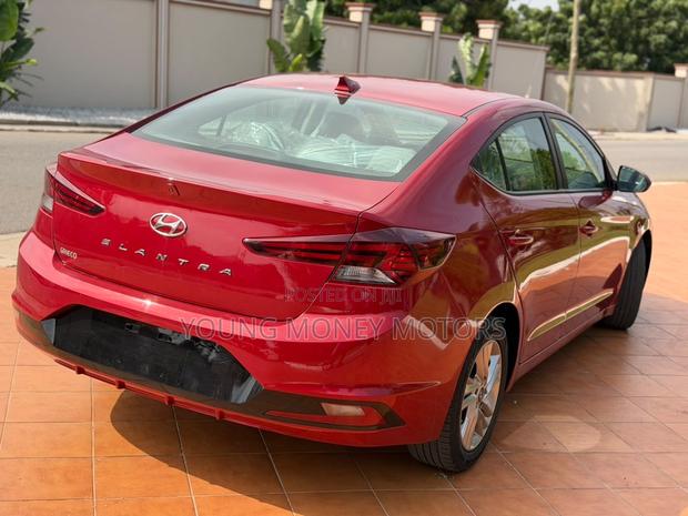 Hyundai Elantra ECO 2019 Red