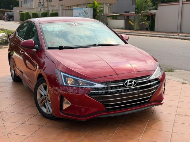 Hyundai Elantra ECO 2019 Red