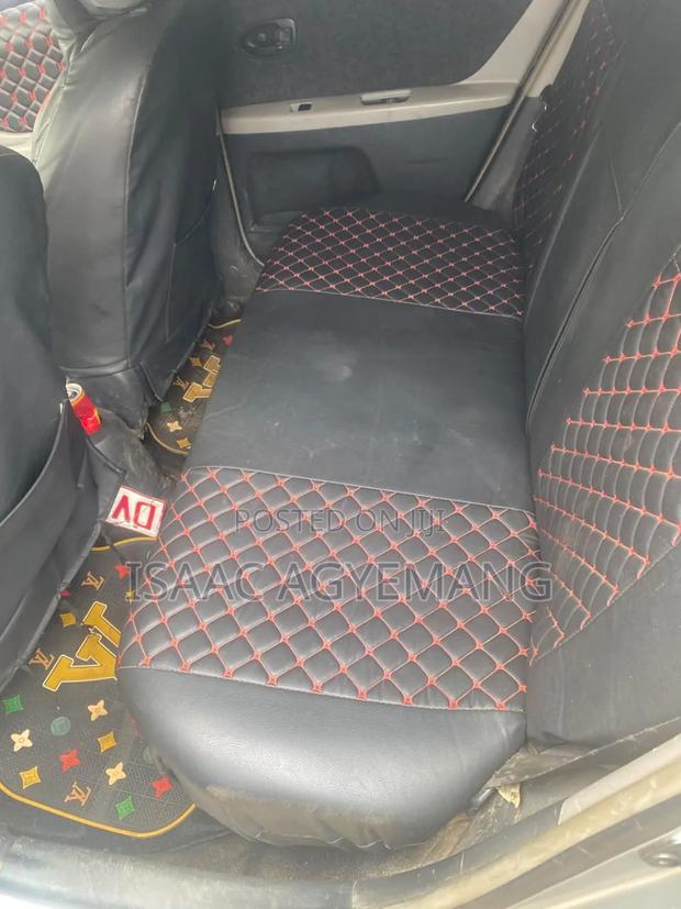 Toyota Vitz 2010 Silver