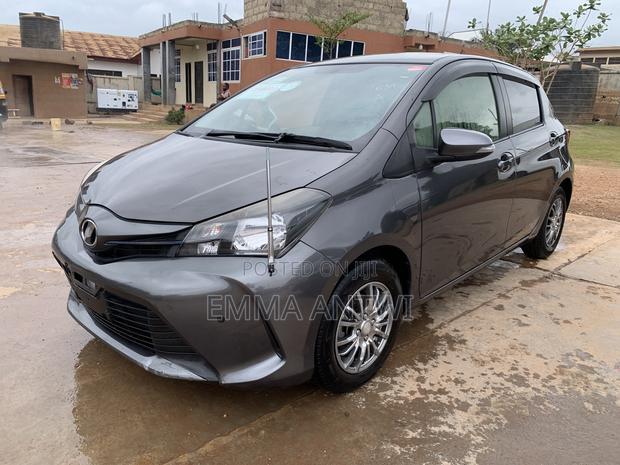 Toyota Vitz 1.3 FWD 5dr 2015 Gray
