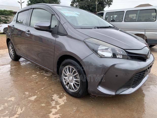Toyota Vitz 1.3 FWD 5dr 2015 Gray