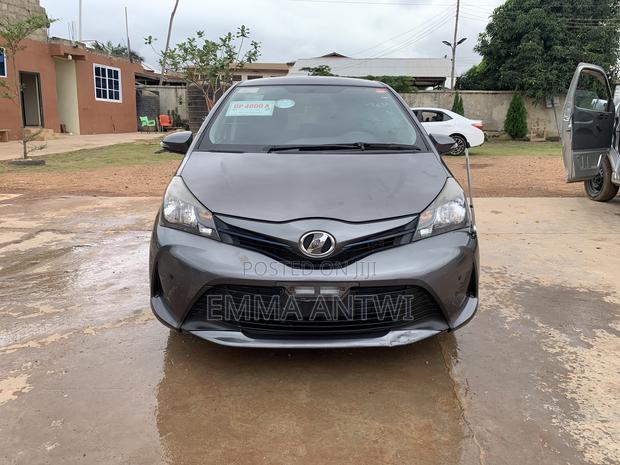 Toyota Vitz 1.3 FWD 5dr 2015 Gray
