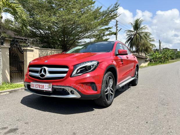 Mercedes-Benz GLA 250 2015 Red