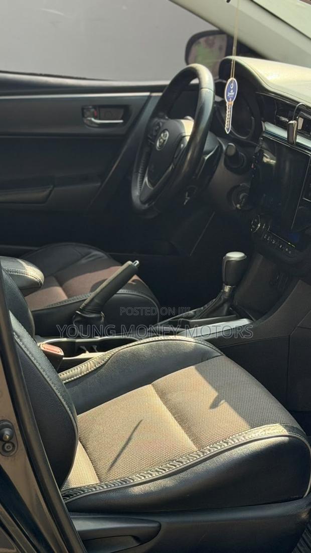 Toyota Corolla S 4dr Sedan (1.8L 4cyl CVT) 2015 Black