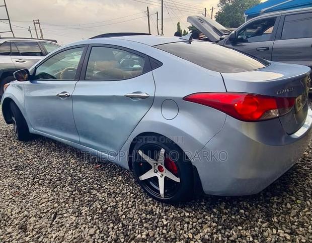 Hyundai Elantra Limited Sedan FWD (1.8L 4cyl 6A) 2013 Blue