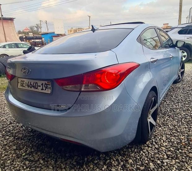 Hyundai Elantra Limited Sedan FWD (1.8L 4cyl 6A) 2013 Blue