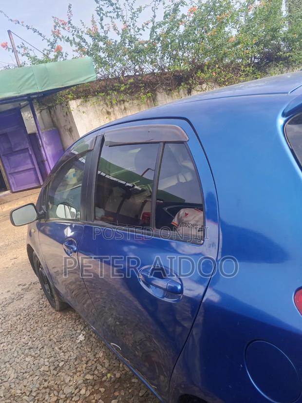 Toyota Yaris 2010 Blue