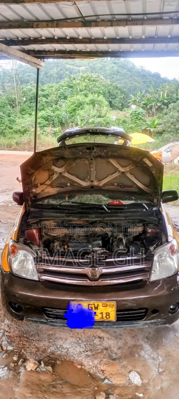 Toyota IST 2006 Brown
