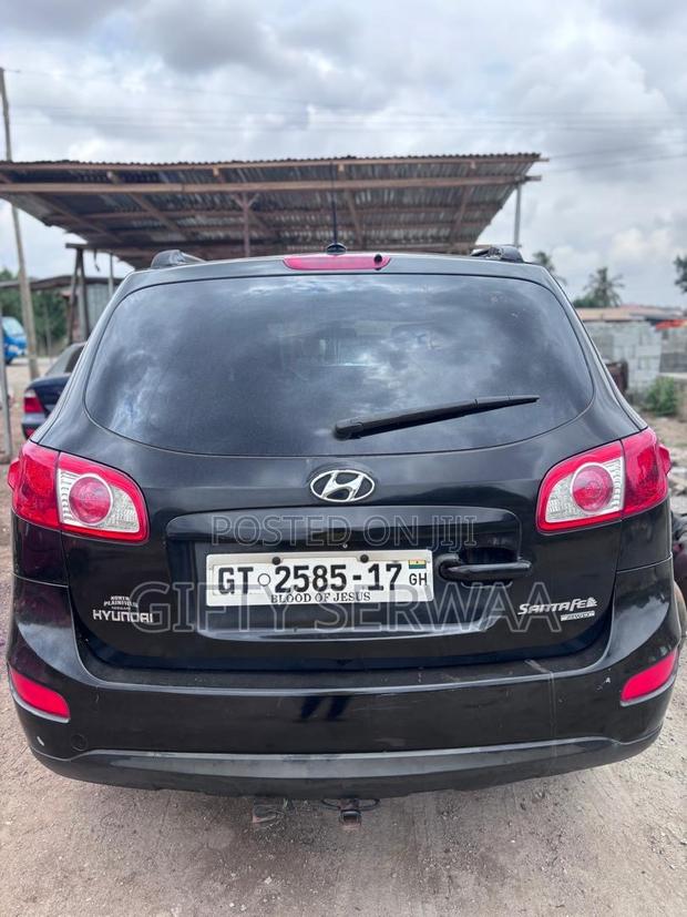 Hyundai Santa Fe 2011 Black